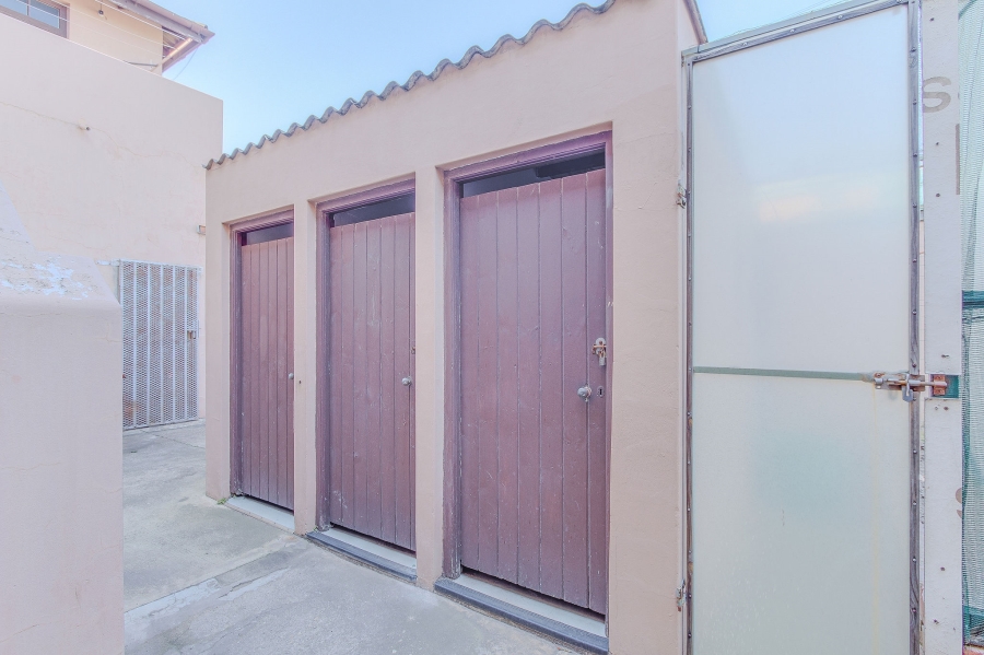 6 Bedroom Property for Sale in Sidwell Eastern Cape